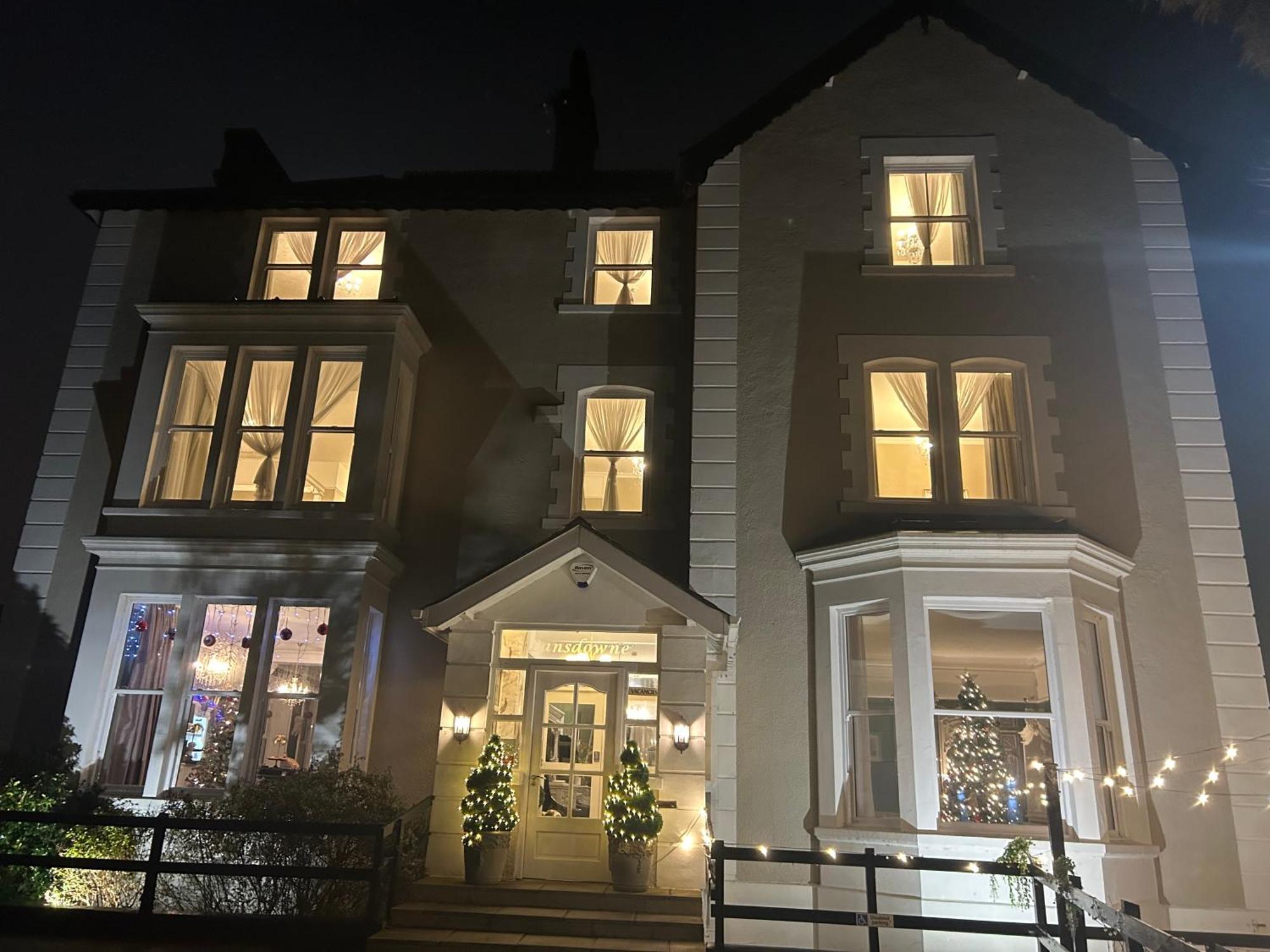 Lansdowne House With Private Car Park Hotell Llandudno Exteriör bild