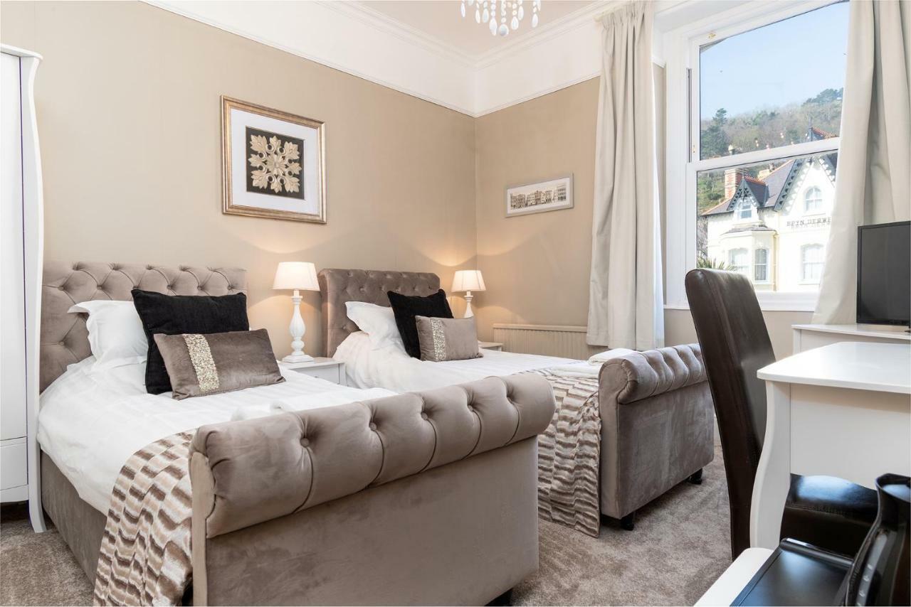 Lansdowne House With Private Car Park Hotell Llandudno Exteriör bild